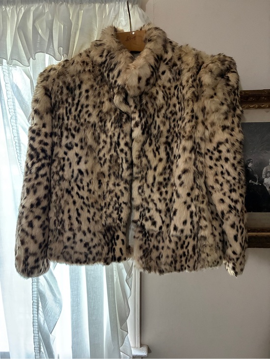 Chill Chasers Jackets & Blazers - Vintage Chill Chasers Faux Snow Leopard Print Fur Jacket